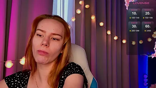 Snapshot of Ramona___ chatting on 03-22-25, 06:11 Ramona online show from 03-22-25, 06:11