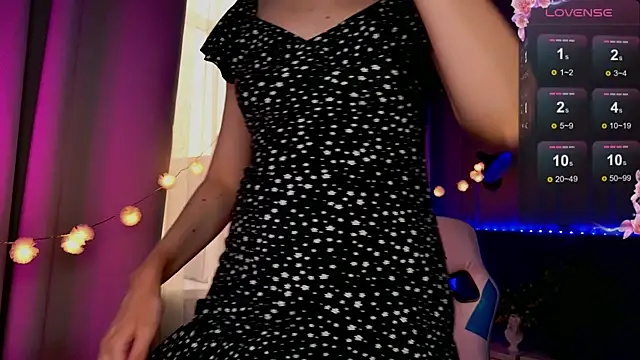 Snapshot of Ramona___ chatting on 03-22-25, 09:45 Ramona online show from 03-22-25, 09:45