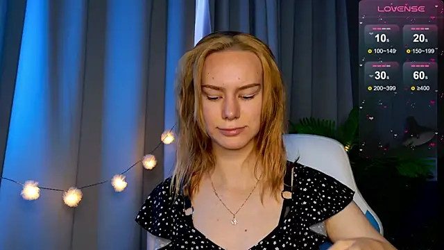 Snapshot of Ramona___ chatting on 09-11-25, 06:02 Ramona online show from 09-11-25, 06:02