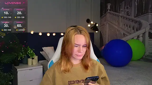 Snapshot of Ramona___ chatting on 09-24-25, 05:55 Ramona online show from 09-24-25, 05:55