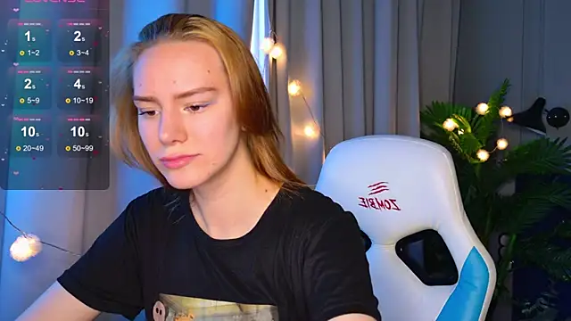 Snapshot of Ramona___ chatting on 10-03-25, 06:10 Ramona online show from 10-03-25, 06:10