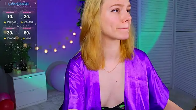 Ramona    online show from 04-05-26, 01:41