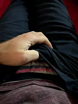 Snapshot of j1991j chatting on 11-21-25, 03:44 j1991j online show from 11-21-25, 03:44