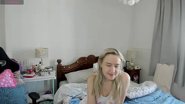 Snapshot of 1Sweetnina chatting on 11-16-25, 06:13 1Sweetnina online show from 11-16-25, 06:13