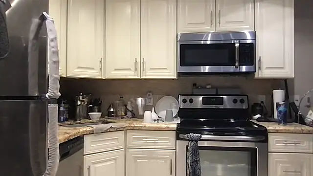 BigGuyMuscle online show from 04-18-26, 09:59