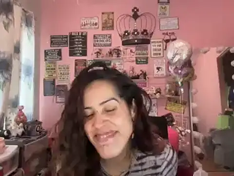 Snapshot of latinacubana chatting on 01-05-25, 03:45 latinacubana online show from 01-05-25, 03:45