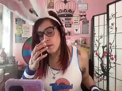 Snapshot of latinacubana chatting on 03-09-25, 03:49 latinacubana online show from 03-09-25, 03:49