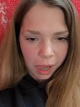 Snapshot of Zuli_Kiska chatting on 05-10-26, 11:04 Zuli Kiska online show from 05-10-26, 11:04