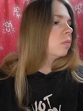 Snapshot of Zuli_Kiska chatting on 05-28-26, 05:27 Zuli Kiska online show from 05-28-26, 05:27