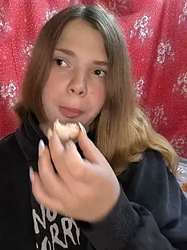 Snapshot of Zuli_Kiska chatting on 06-04-26, 10:43 Zuli Kiska online show from 06-04-26, 10:43