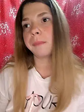 Snapshot of Zuli_Kiska chatting on 06-14-26, 03:08 Zuli Kiska online show from 06-14-26, 03:08