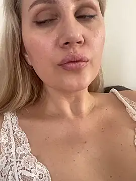 YourBlondee online show from 03-13-25, 06:48