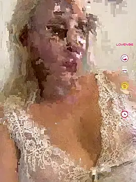 Snapshot of YourBlondee chatting on 07-06-26, 12:57 YourBlondee online show from 07-06-26, 12:57