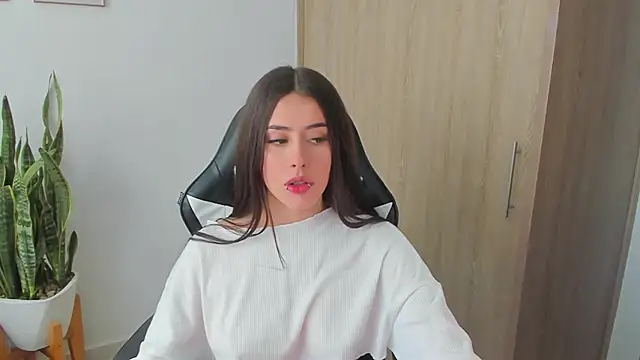 iriswest  online show from 12-26-24, 04:04