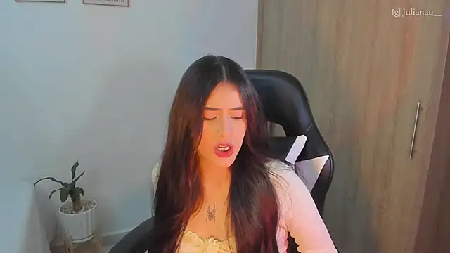 iriswest  online show from 02-20-25, 02:18