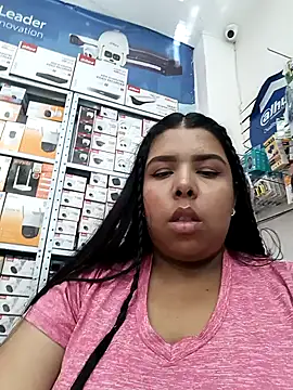 Snapshot of SaLomeJonees chatting on 10-17-25, 08:00 SaLomeJonees online show from 10-17-25, 08:00