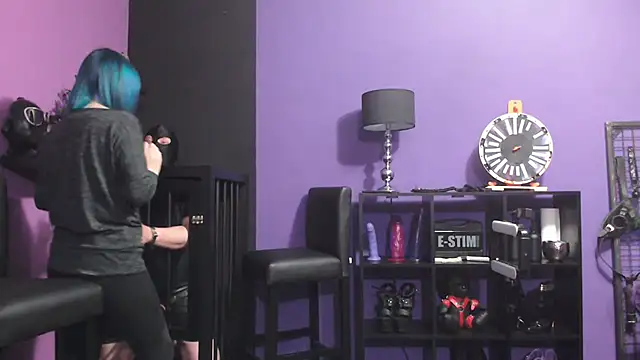 Snapshot of beauty-of-pain chatting on 03-02-25, 12:43 beauty-of-pain online show from 03-02-25, 12:43