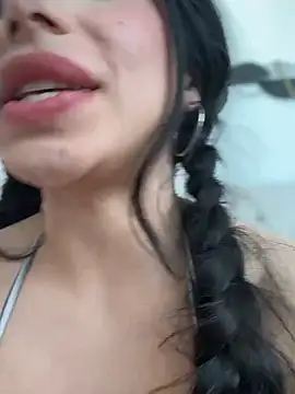 LoveLillyy online show from 01-28-25, 10:12