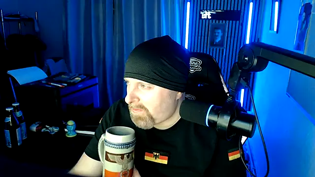 DerPornoPete online show from 04-22-26, 09:49