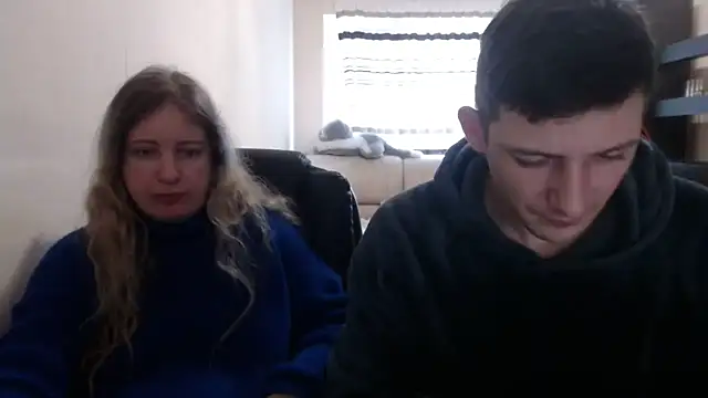 Snapshot of PeterAndJen chatting on 03-14-25, 10:18 PeterAndJen online show from 03-14-25, 10:18