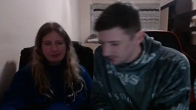 Snapshot of PeterAndJen chatting on 03-15-25, 07:16 PeterAndJen online show from 03-15-25, 07:16