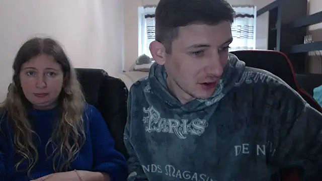 Snapshot of PeterAndJen chatting on 03-16-25, 01:17 PeterAndJen online show from 03-16-25, 01:17