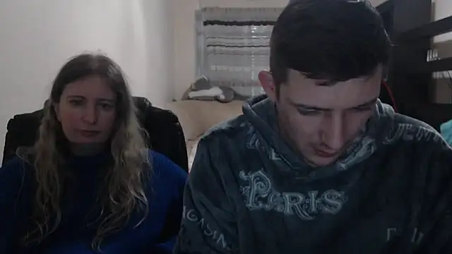 Snapshot of PeterAndJen chatting on 03-16-25, 07:27 PeterAndJen online show from 03-16-25, 07:27