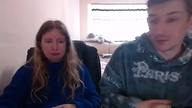 Snapshot of PeterAndJen chatting on 03-17-25, 10:27 PeterAndJen online show from 03-17-25, 10:27