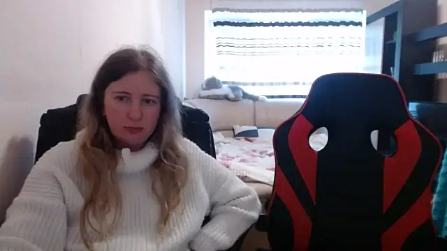 Snapshot of PeterAndJen chatting on 03-20-25, 02:10 PeterAndJen online show from 03-20-25, 02:10