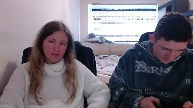 Snapshot of PeterAndJen chatting on 03-21-25, 07:02 PeterAndJen online show from 03-21-25, 07:02