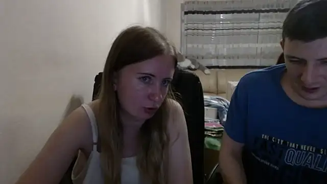 Snapshot of PeterAndJen chatting on 09-09-25, 05:23 PeterAndJen online show from 09-09-25, 05:23