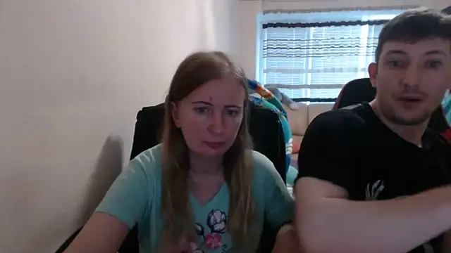 Snapshot of PeterAndJen chatting on 09-16-25, 05:58 PeterAndJen online show from 09-16-25, 05:58