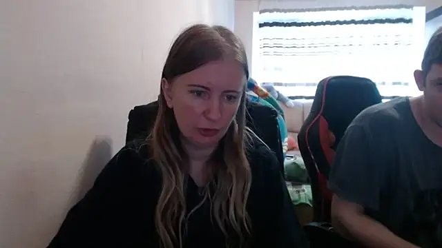 Snapshot of PeterAndJen chatting on 09-20-25, 06:58 PeterAndJen online show from 09-20-25, 06:58