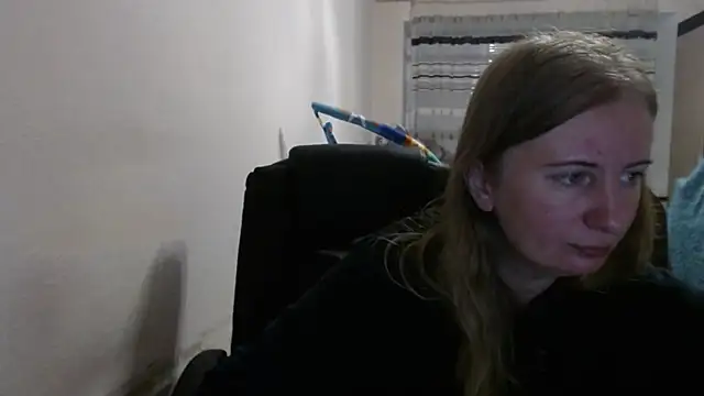 Snapshot of PeterAndJen chatting on 09-20-25, 07:15 PeterAndJen online show from 09-20-25, 07:15