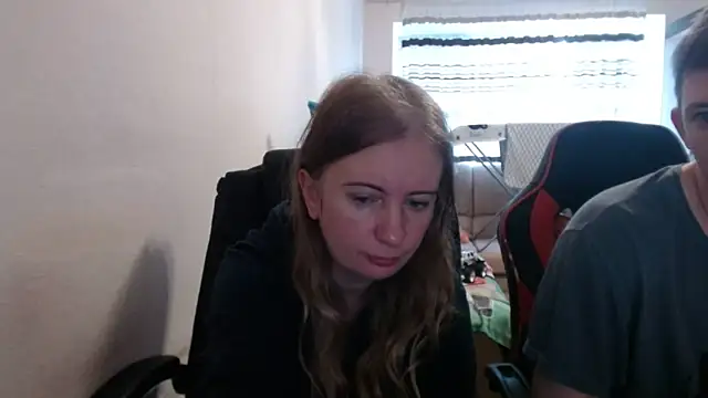 Snapshot of PeterAndJen chatting on 09-22-25, 07:32 PeterAndJen online show from 09-22-25, 07:32