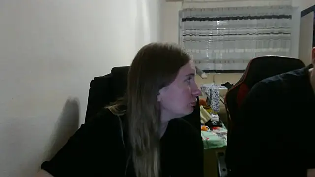 Snapshot of PeterAndJen chatting on 09-26-25, 06:34 PeterAndJen online show from 09-26-25, 06:34