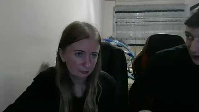 Snapshot of PeterAndJen chatting on 09-28-25, 07:19 PeterAndJen online show from 09-28-25, 07:19