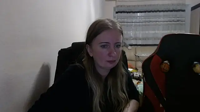 Snapshot of PeterAndJen chatting on 09-29-25, 07:30 PeterAndJen online show from 09-29-25, 07:30