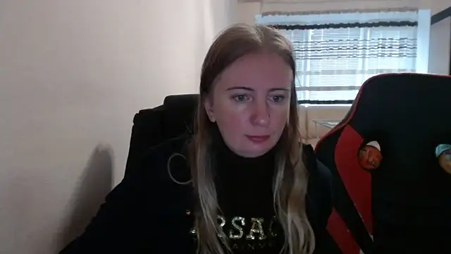 Snapshot of PeterAndJen chatting on 09-30-25, 07:46 PeterAndJen online show from 09-30-25, 07:46