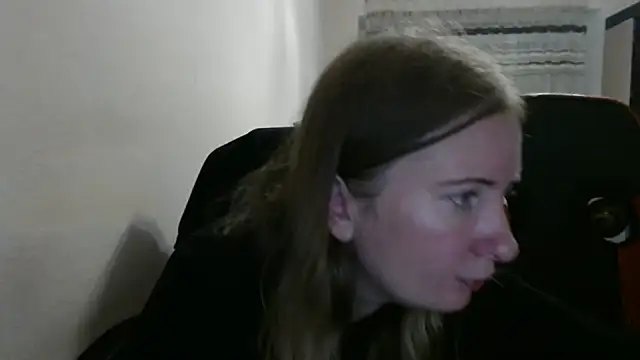 Snapshot of PeterAndJen chatting on 10-09-25, 08:07 PeterAndJen online show from 10-09-25, 08:07