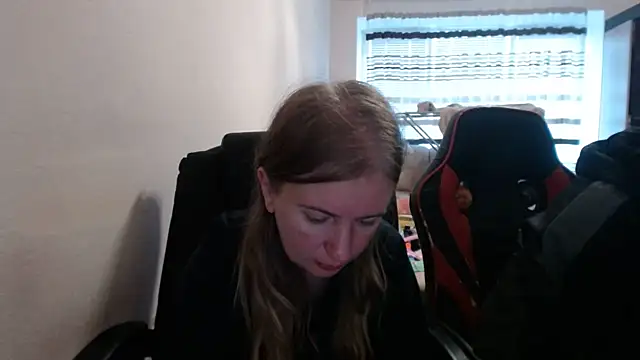 Snapshot of PeterAndJen chatting on 10-14-25, 06:47 PeterAndJen online show from 10-14-25, 06:47