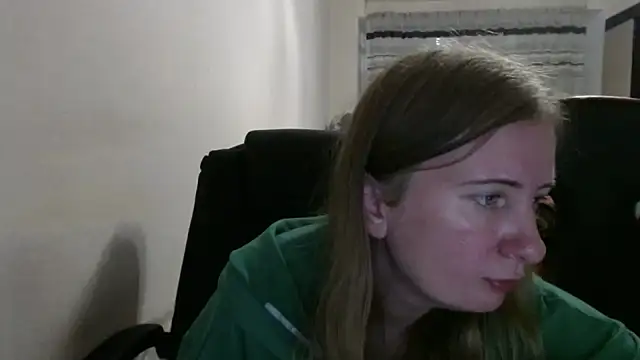 Snapshot of PeterAndJen chatting on 10-17-25, 07:38 PeterAndJen online show from 10-17-25, 07:38