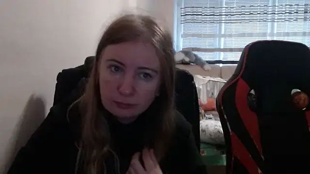 Snapshot of PeterAndJen chatting on 10-24-25, 06:10 PeterAndJen online show from 10-24-25, 06:10