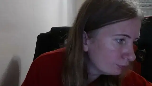 Snapshot of PeterAndJen chatting on 10-24-25, 06:15 PeterAndJen online show from 10-24-25, 06:15