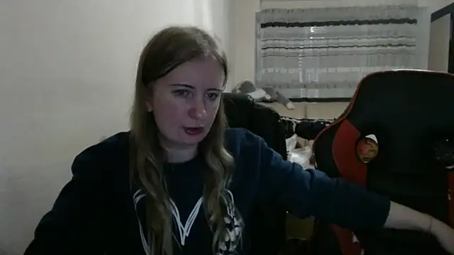 Snapshot of PeterAndJen chatting on 11-01-25, 08:22 PeterAndJen online show from 11-01-25, 08:22