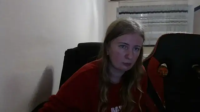 Snapshot of PeterAndJen chatting on 11-18-25, 07:18 PeterAndJen online show from 11-18-25, 07:18