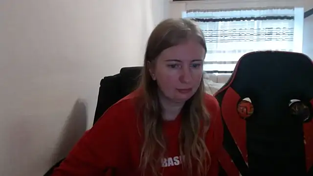 Snapshot of PeterAndJen chatting on 11-20-25, 08:03 PeterAndJen online show from 11-20-25, 08:03