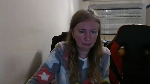 Snapshot of PeterAndJen chatting on 11-21-25, 08:29 PeterAndJen online show from 11-21-25, 08:29