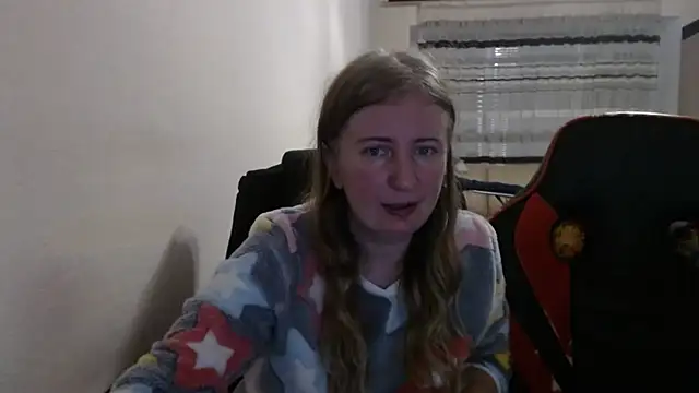 Snapshot of PeterAndJen chatting on 11-23-25, 07:13 PeterAndJen online show from 11-23-25, 07:13