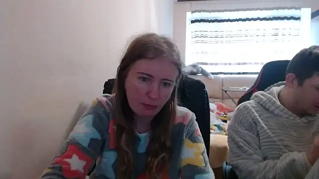 Snapshot of PeterAndJen chatting on 11-25-25, 07:30 PeterAndJen online show from 11-25-25, 07:30